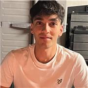 Offro lezioni private a bambini e ragazzi delle scuole elementari e medie, adattandomi a qualsiasi esigenza